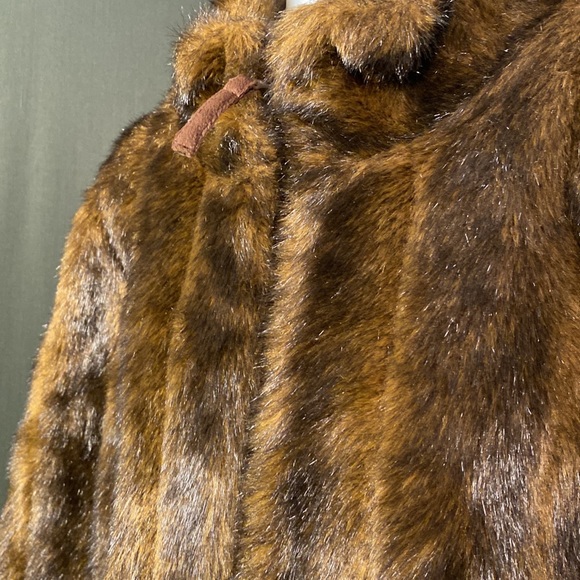 Kathy Ireland Faux fox fur coat - Picture 2 of 6